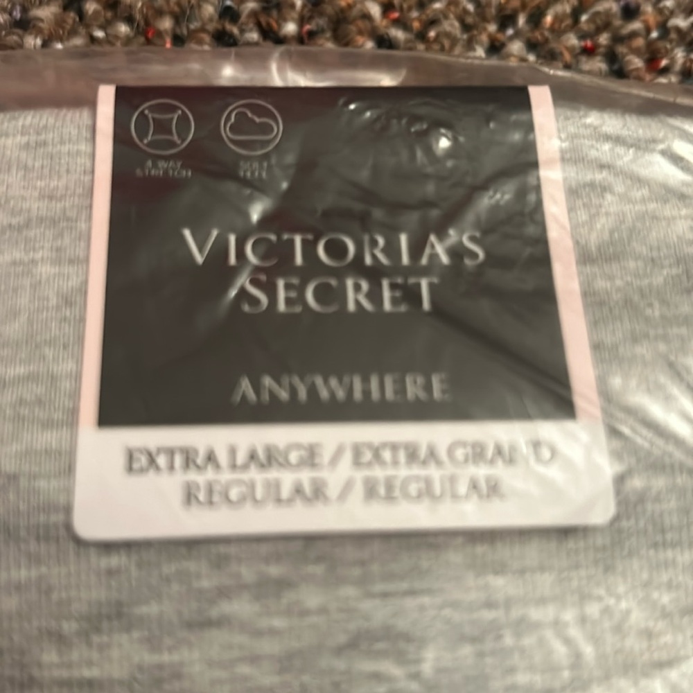 Victoria’s Secret Anywhere Legging - Picture 4 of 5